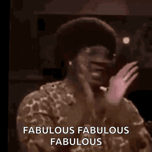 A performer claps enthusiastically with “FABULOUS FABULOUS FABULOUS.”